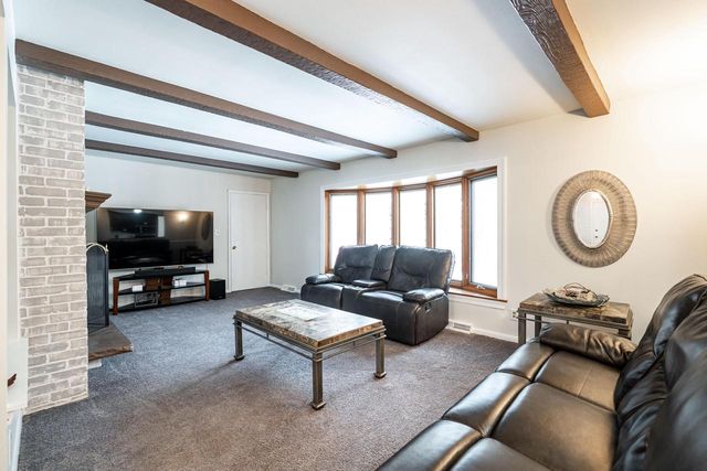 2434 S 118th STREET, West Allis, WI 53227