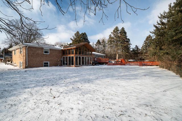 2434 S 118th STREET, West Allis, WI 53227