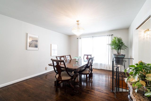 2434 S 118th STREET, West Allis, WI 53227