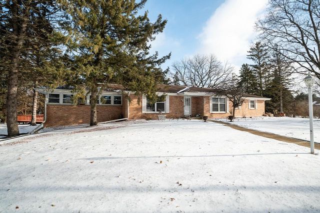2434 S 118th STREET, West Allis, WI 53227