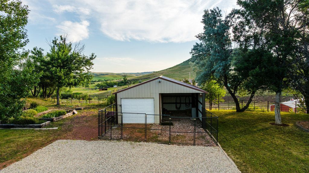 214 Meade Creek Road, Sheridan, WY 82801 photo 24