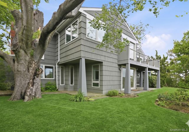 55 Hampton Oval, New Rochelle, NY 10805