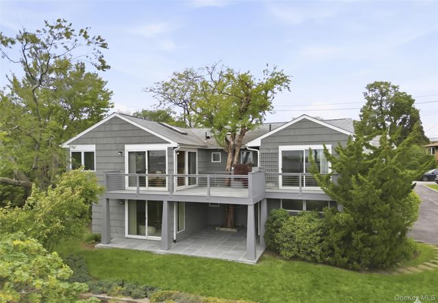 55 Hampton Oval, New Rochelle, NY 10805