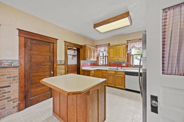 230 W Columbus Street, Mount Sterling, OH 43143