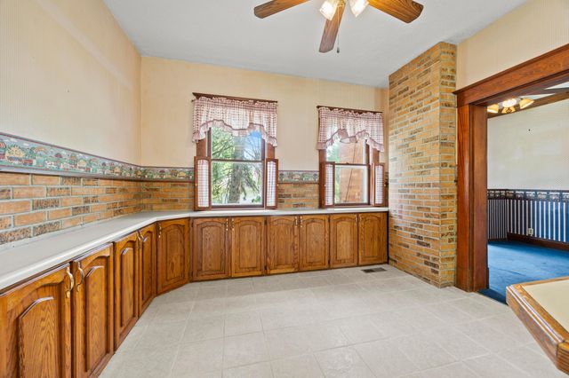 230 W Columbus Street, Mount Sterling, OH 43143