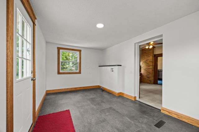 230 W Columbus Street, Mount Sterling, OH 43143
