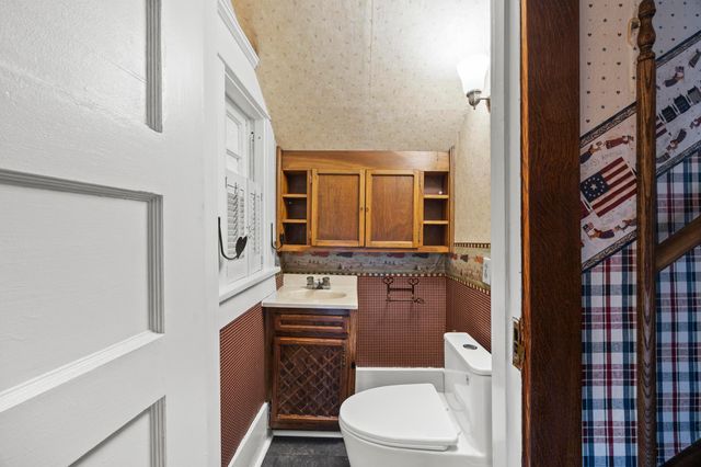 230 W Columbus Street, Mount Sterling, OH 43143
