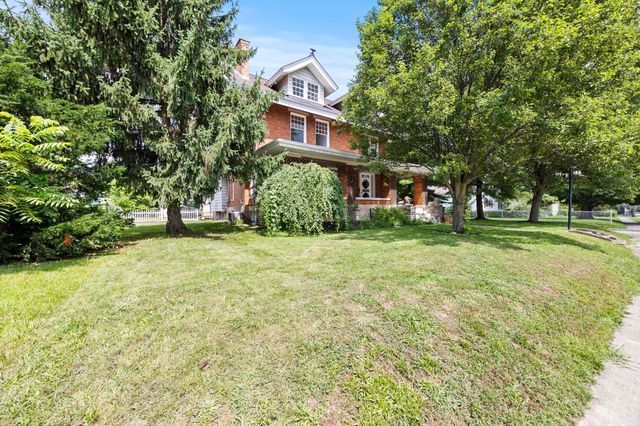 230 W Columbus Street, Mount Sterling, OH 43143