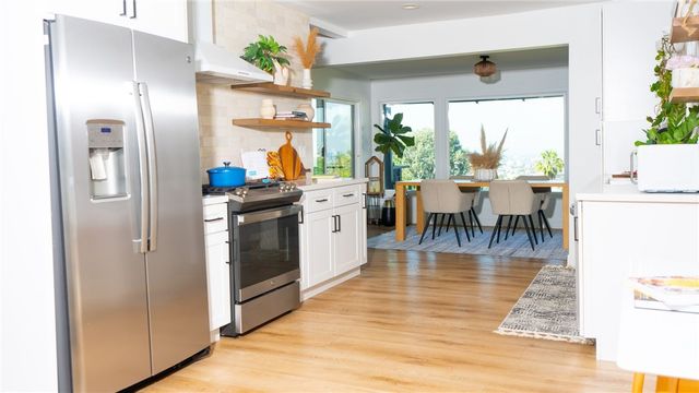 1923 Hollyvista, Los Angeles, CA 90027