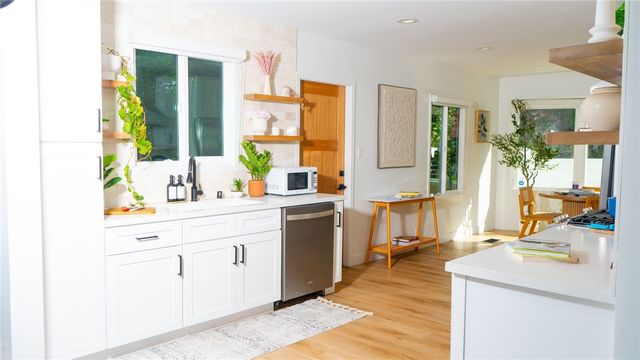 1923 Hollyvista, Los Angeles, CA 90027