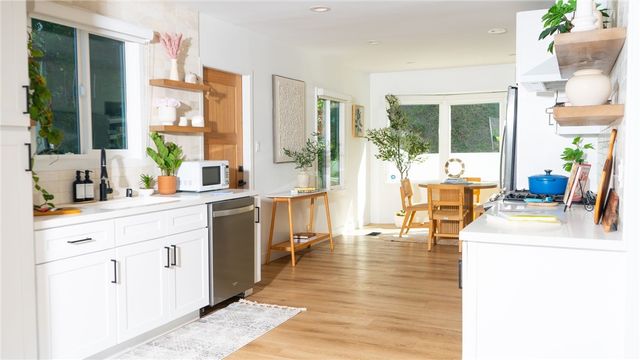 1923 Hollyvista, Los Angeles, CA 90027