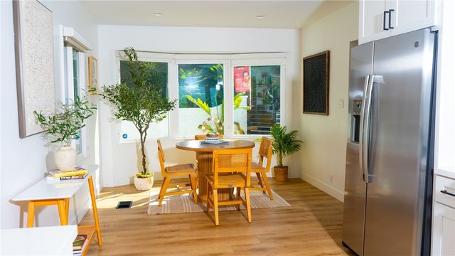 1923 Hollyvista, Los Angeles, CA 90027