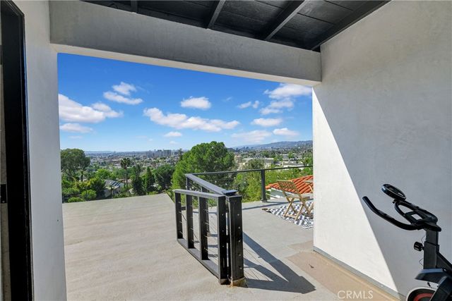 1923 Hollyvista, Los Angeles, CA 90027
