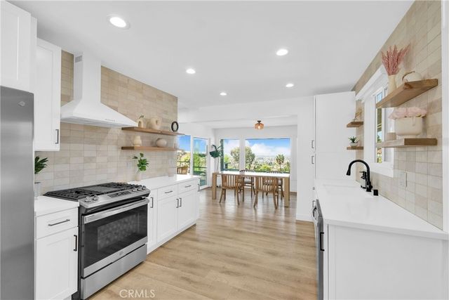 1923 Hollyvista, Los Angeles, CA 90027