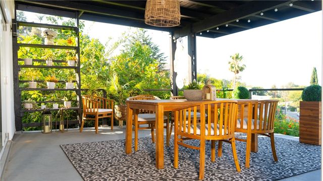 1923 Hollyvista, Los Angeles, CA 90027