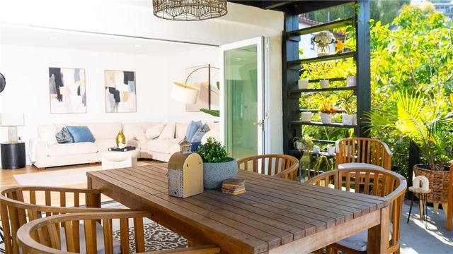 1923 Hollyvista, Los Angeles, CA 90027