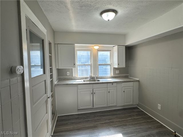 11105 Revere Avenue, Cleveland, OH 44105