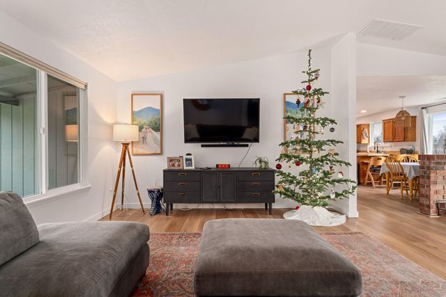 1949 Haviland Drive, Grants Pass, OR 97527