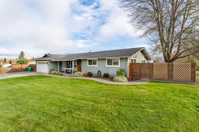 1949 Haviland Drive, Grants Pass, OR 97527