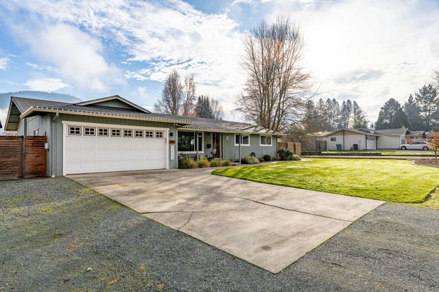 1949 Haviland Drive, Grants Pass, OR 97527