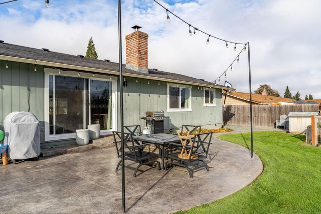 1949 Haviland Drive, Grants Pass, OR 97527