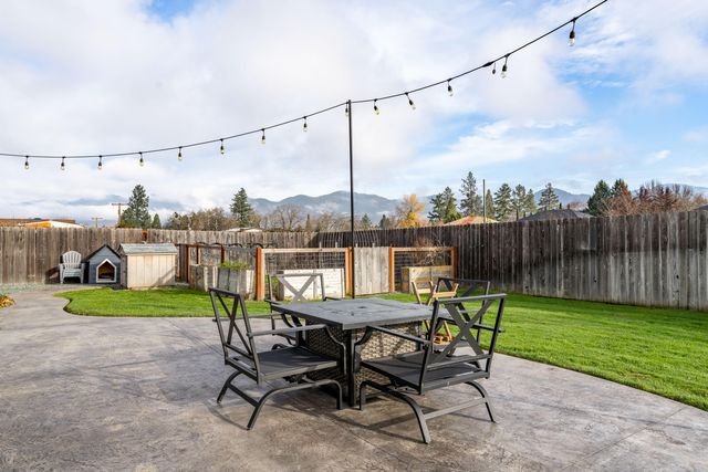 1949 Haviland Drive, Grants Pass, OR 97527