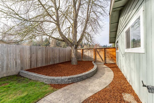 1949 Haviland Drive, Grants Pass, OR 97527