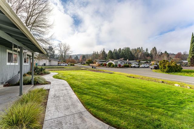 1949 Haviland Drive, Grants Pass, OR 97527