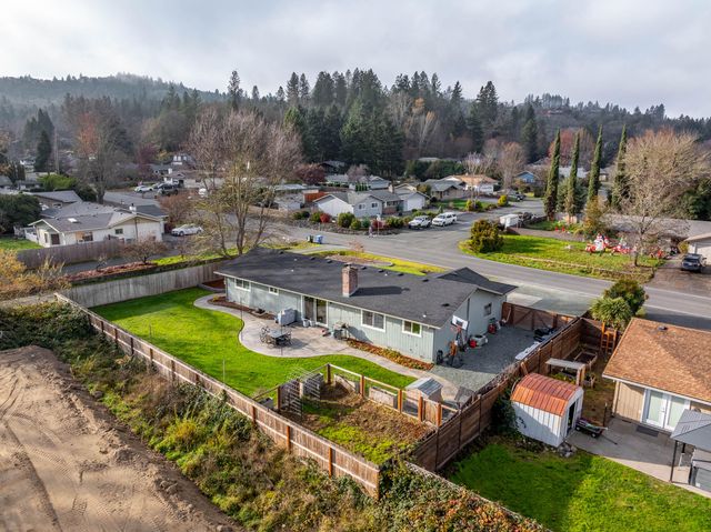 1949 Haviland Drive, Grants Pass, OR 97527