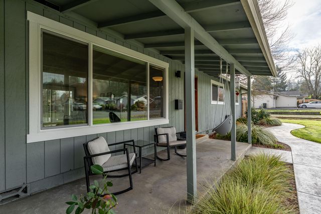 1949 Haviland Drive, Grants Pass, OR 97527