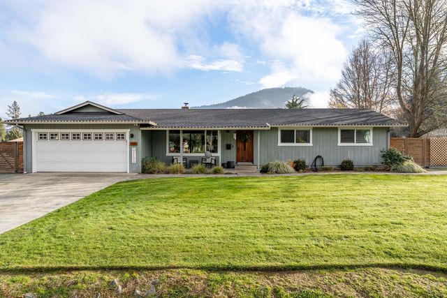 1949 Haviland Drive, Grants Pass, OR 97527