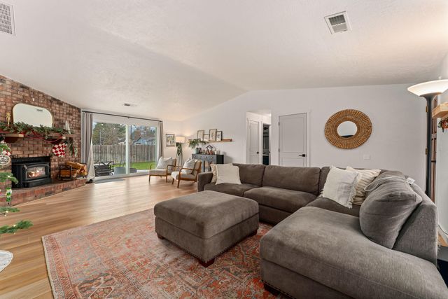 1949 Haviland Drive, Grants Pass, OR 97527