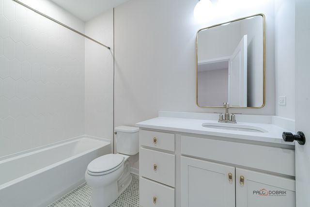 22137 W Casa Bella View, Kildeer, IL 60047