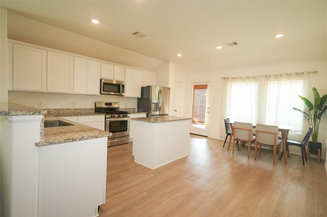 8446 Manta Ray Drive, Cypress, TX 77433