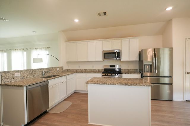 8446 Manta Ray Drive, Cypress, TX 77433