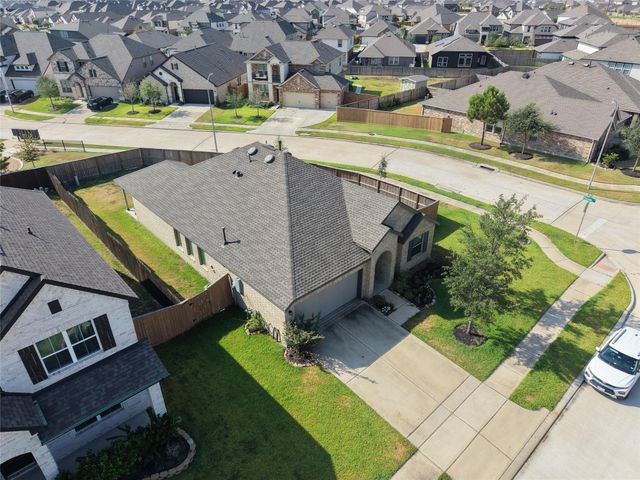 8446 Manta Ray Drive, Cypress, TX 77433
