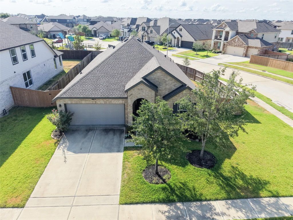 8446 Manta Ray Drive, Cypress, TX 77433