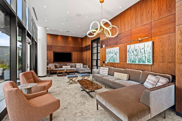 682 Atlantic Ave 39C, Boston, MA 02111
