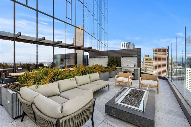 682 Atlantic Ave 39C, Boston, MA 02111