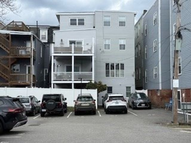 527 E 6th 1, Boston, MA 02127