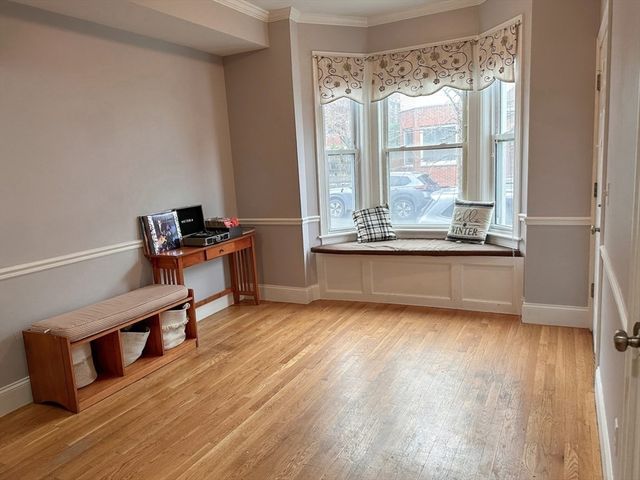 527 E 6th 1, Boston, MA 02127
