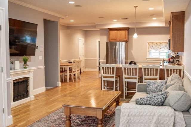 527 E 6th 1, Boston, MA 02127