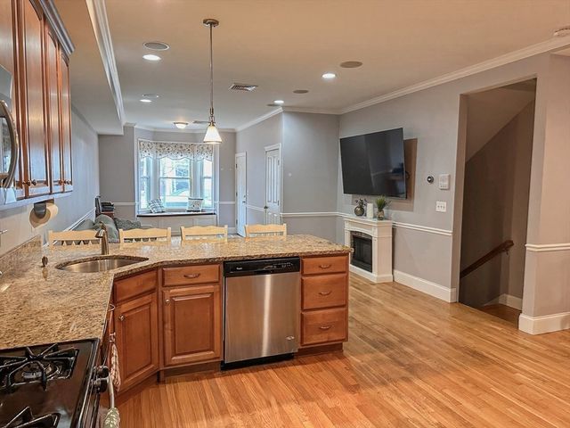 527 E 6th 1, Boston, MA 02127