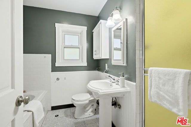 12495 Culver Boulevard, Los Angeles, CA 90066