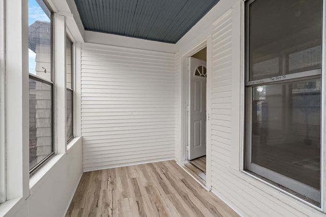 1484 Charles Avenue, Saint Paul, MN 55104