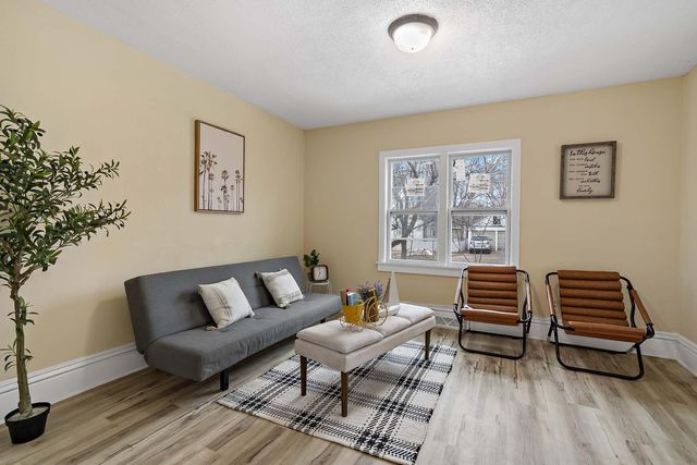 1484 Charles Avenue, Saint Paul, MN 55104