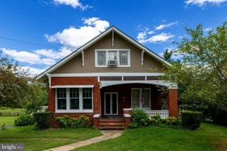 157 S COURT ST, Luray, VA 22835