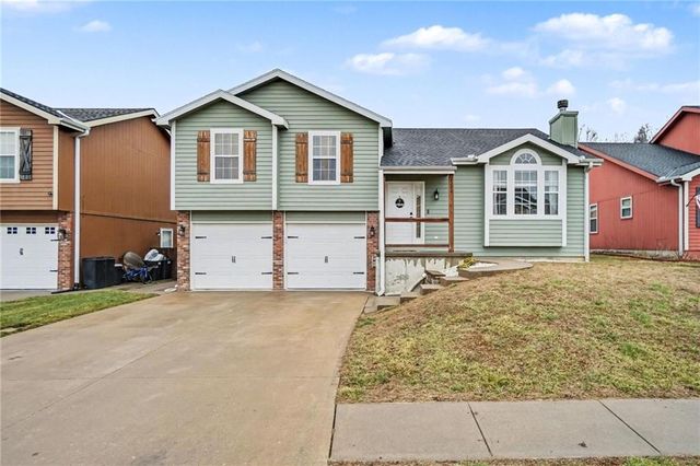 2204 Meadow Trail, St Joseph, MO 64503