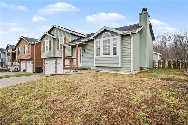 2204 Meadow Trail, St Joseph, MO 64503