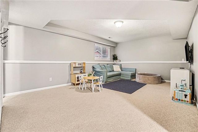 2204 Meadow Trail, St Joseph, MO 64503